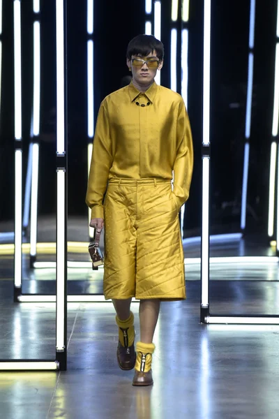 Look 37